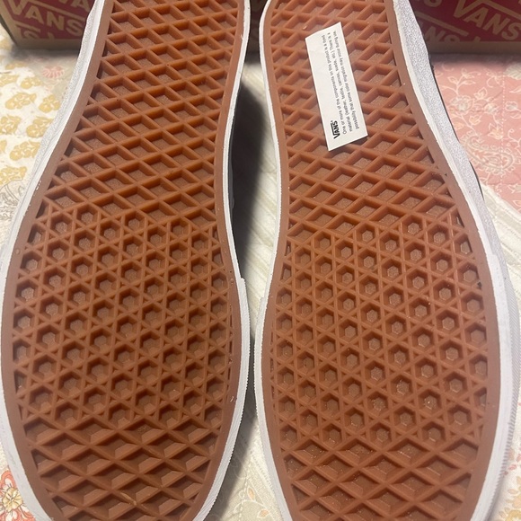 Vans Men's Black and White Slip-On Shoes - Picture 3 of 4